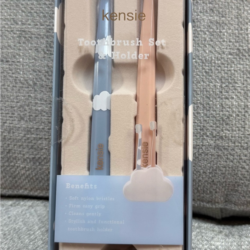 Kensie Blue and Pink Toothbrush Set with Holder